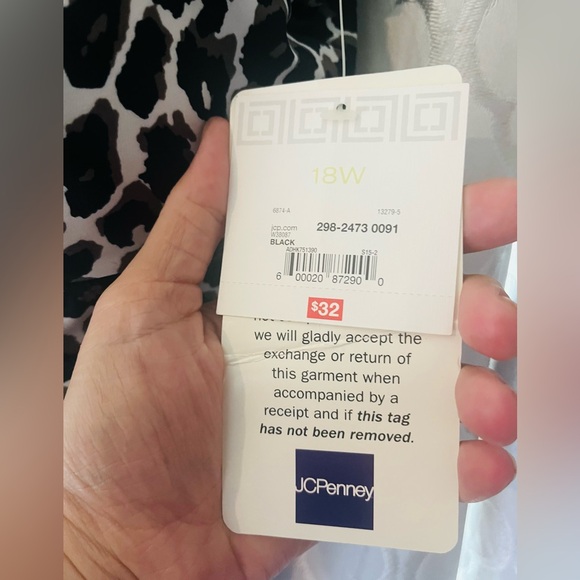 Liz Claiborne leopard print bathing suit top (tankini) - NWT! - Picture 2 of 4